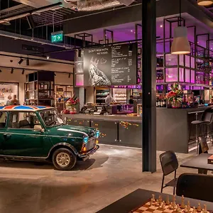 Moxy London Heathrow Airport Hotel