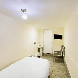 Hotel Old Oak Tree, Hounslow