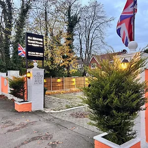 Pensión Seasons Gatwick & Parking